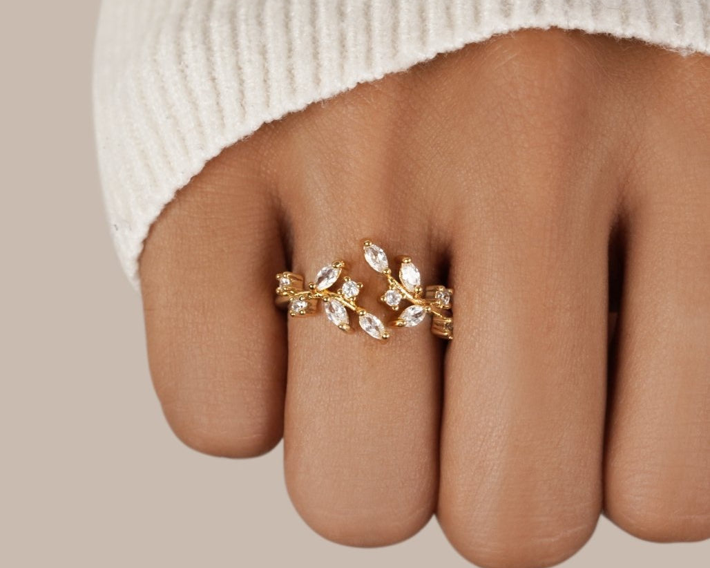 18K Gold Crystal Vine Ring