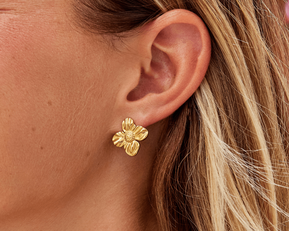 18K Gold Flower Earrings