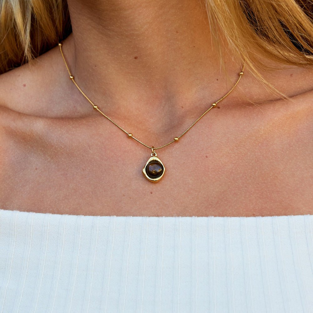 Amber Stone Pendant Necklace