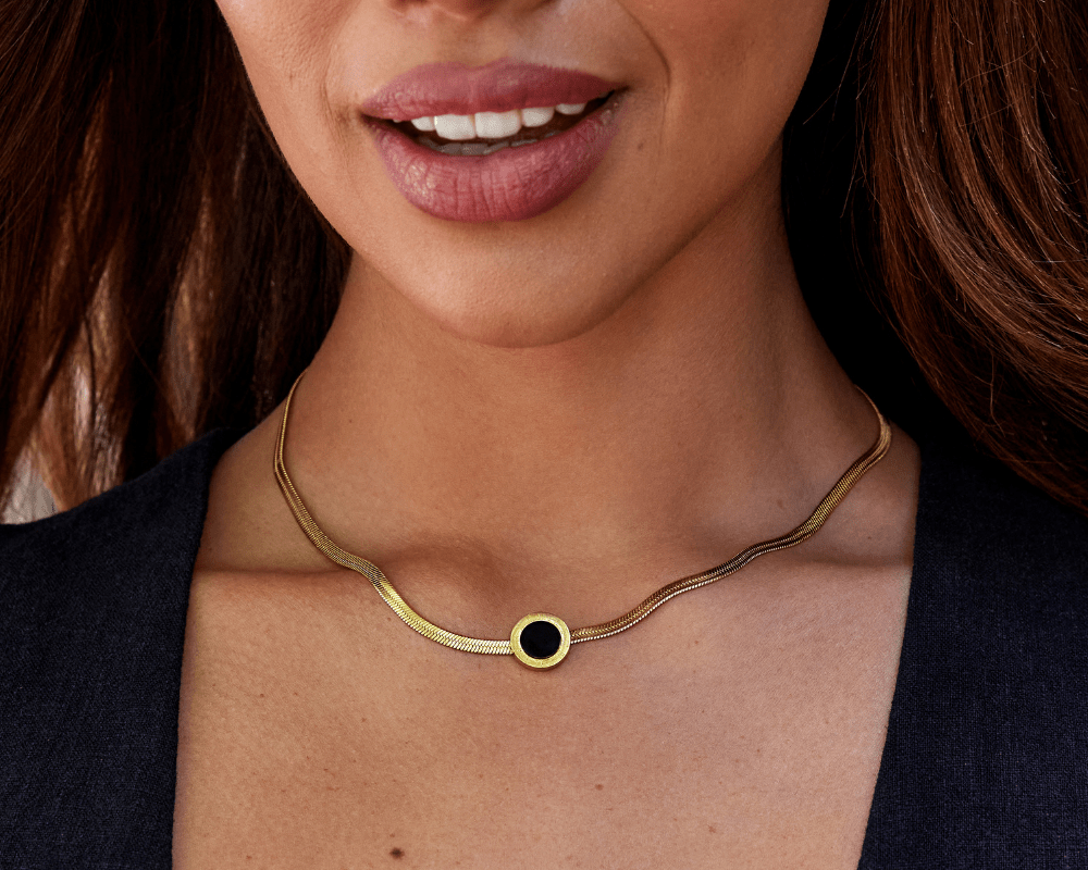 Azalea Black Pendant Necklace