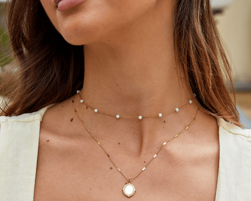 Bela Pearl Shell Pendant Necklace