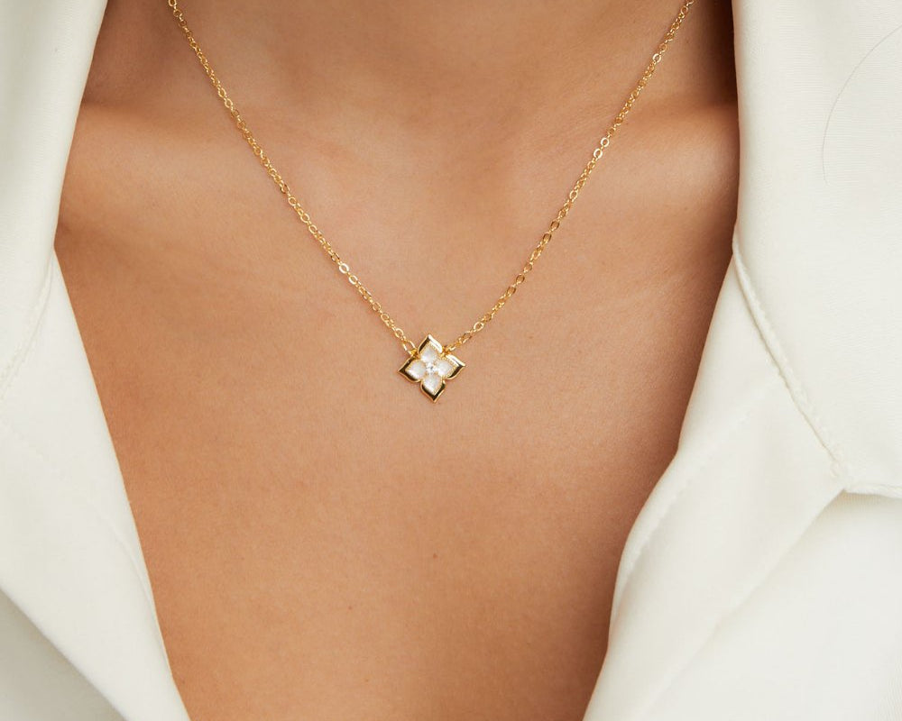 Dalia White Iris Clover Necklace