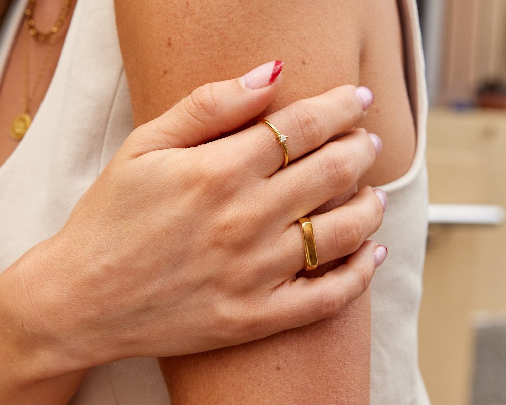 Lola Bar Signet Ring