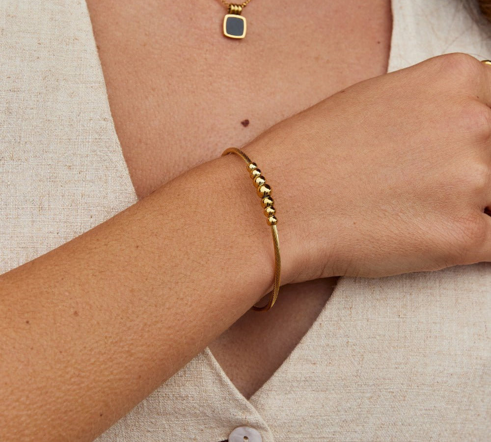Yuri Gold Bead Bangle